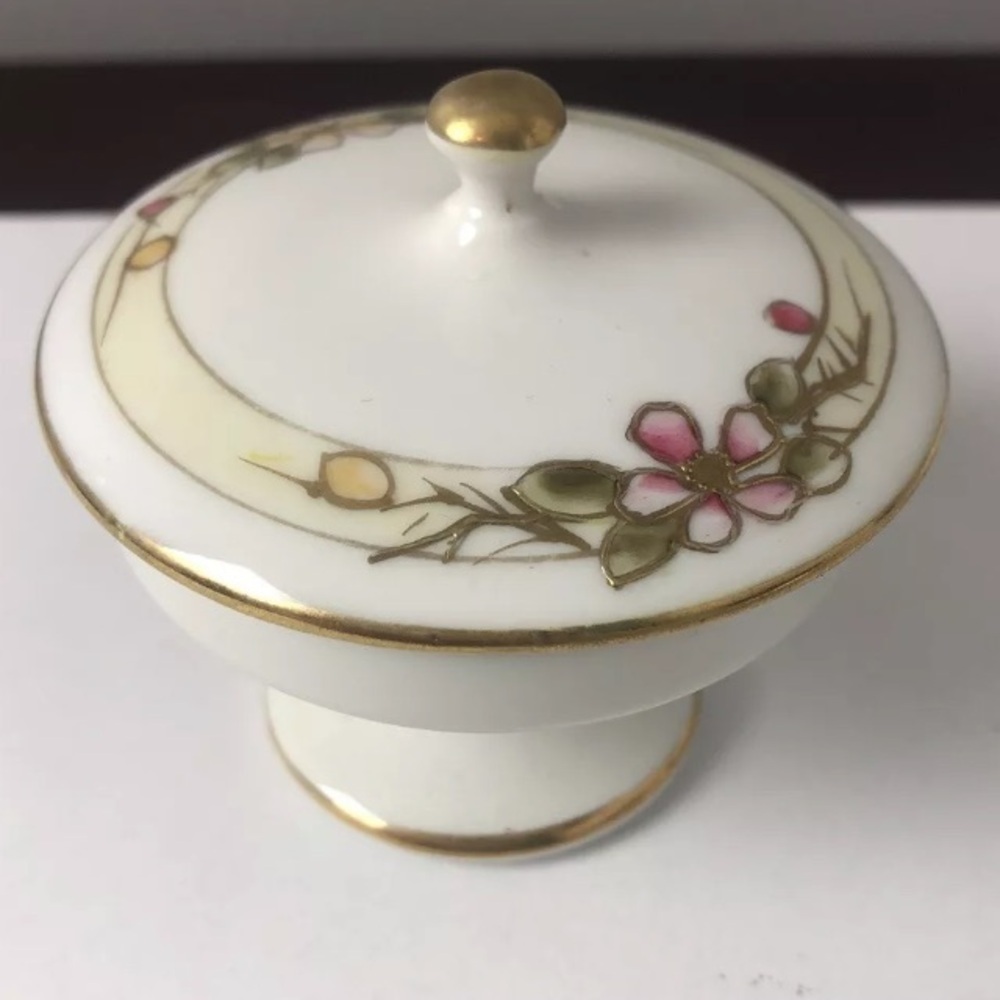 Vintage Nippon Gold Trim Flowers Pedestal Dish Trinket Box G7
